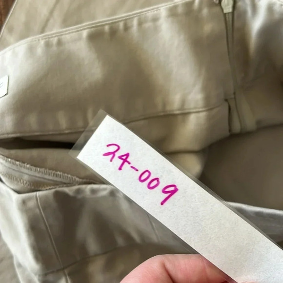 Cream Banana Republic Skirt - Picture 5 of 5